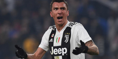 Mandzukic Bakal Kembalikan Nomor Kutukan Milan? thumbnail